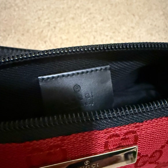 New! Gucci Red GG Monogram Canvas Boat Pochette - Picture 4 of 8